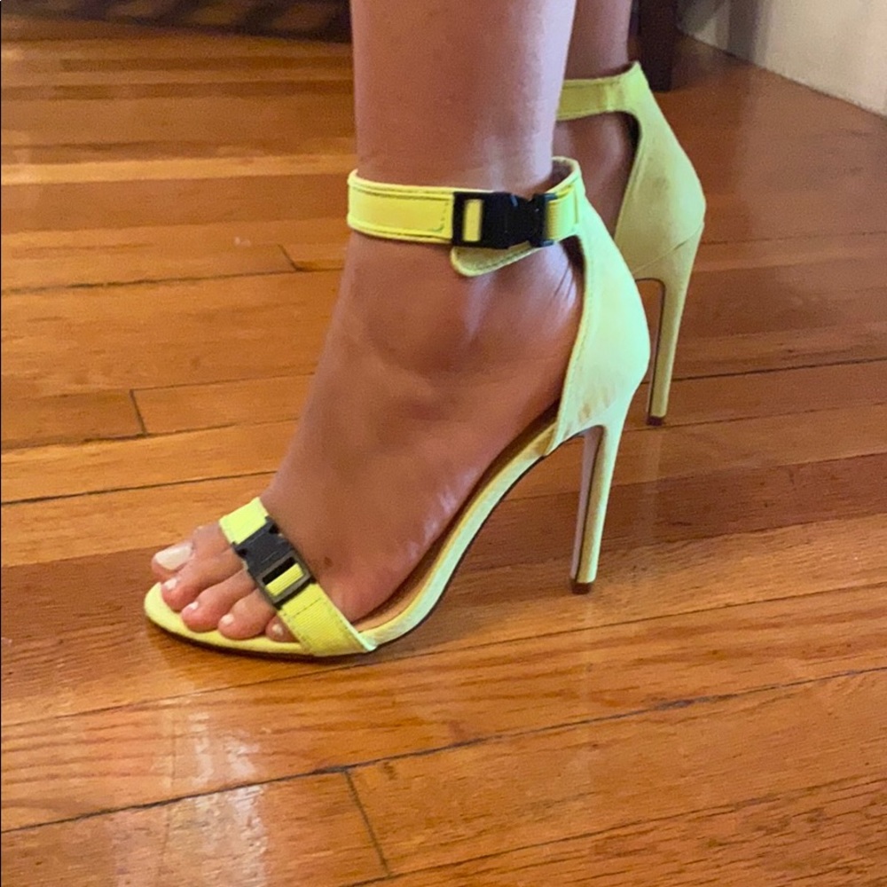 Green strapped heels. - Picture 3 of 5